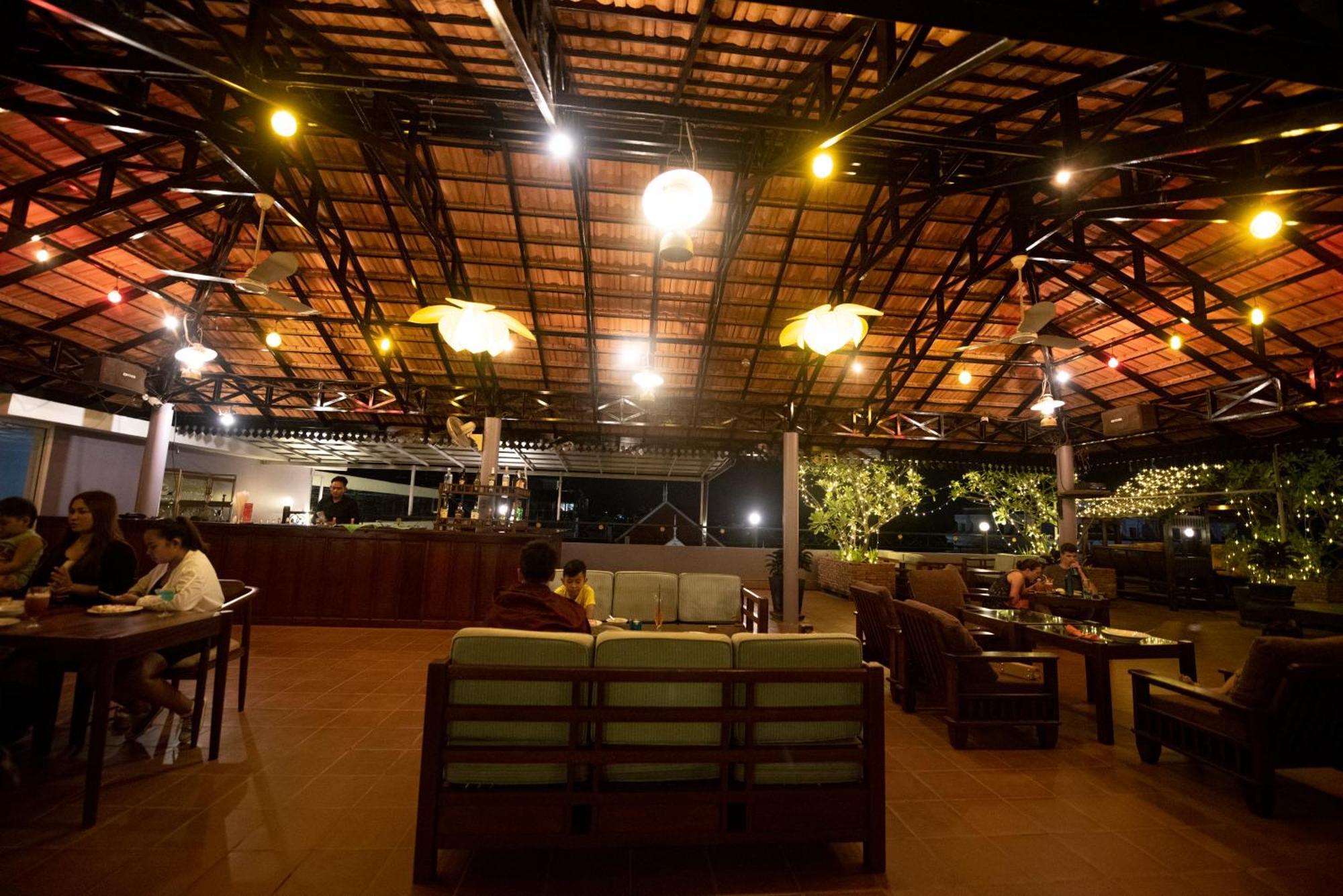 Royal Crown Hotel & Spa Siem Reap Exterior photo