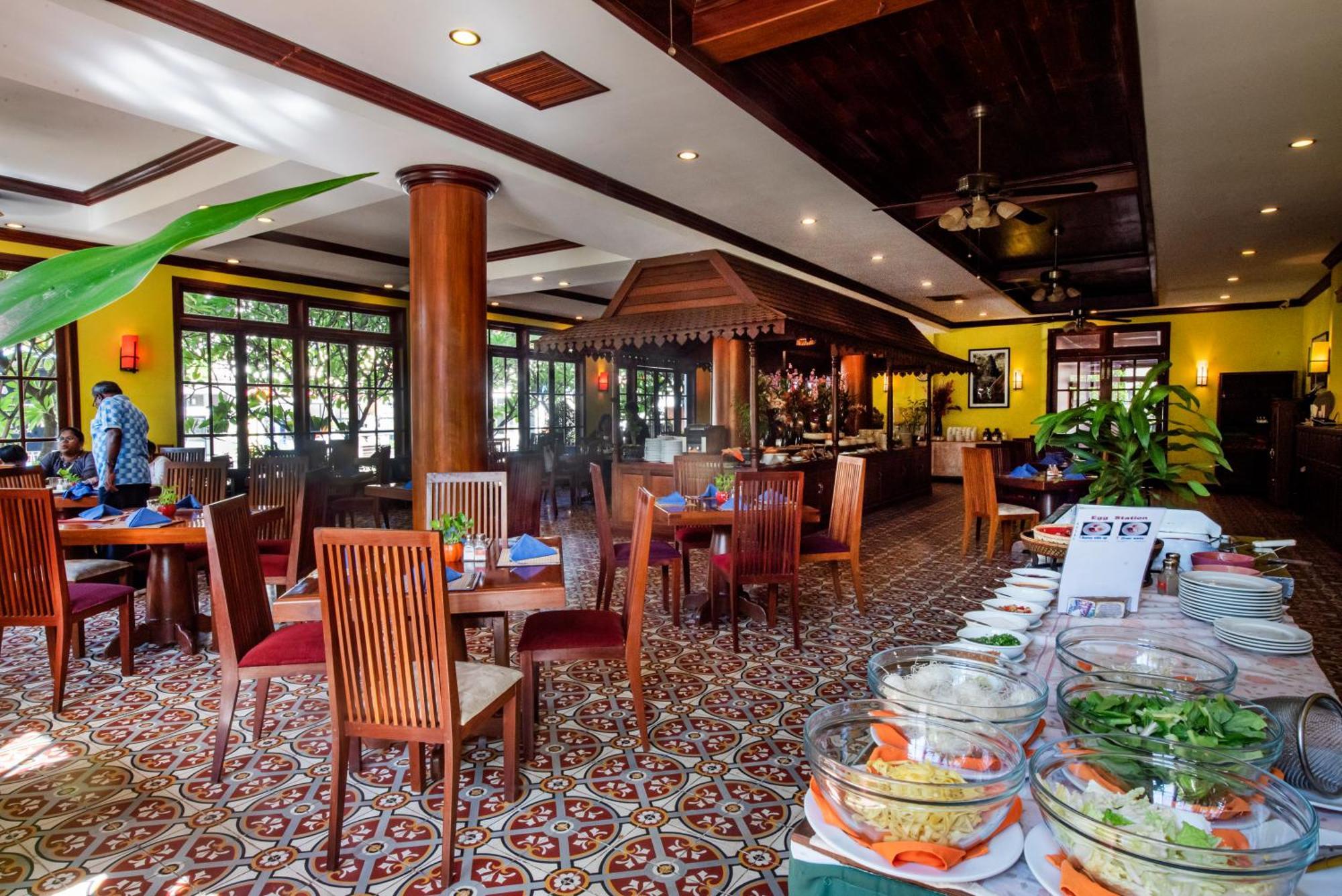 Royal Crown Hotel & Spa Siem Reap Exterior photo