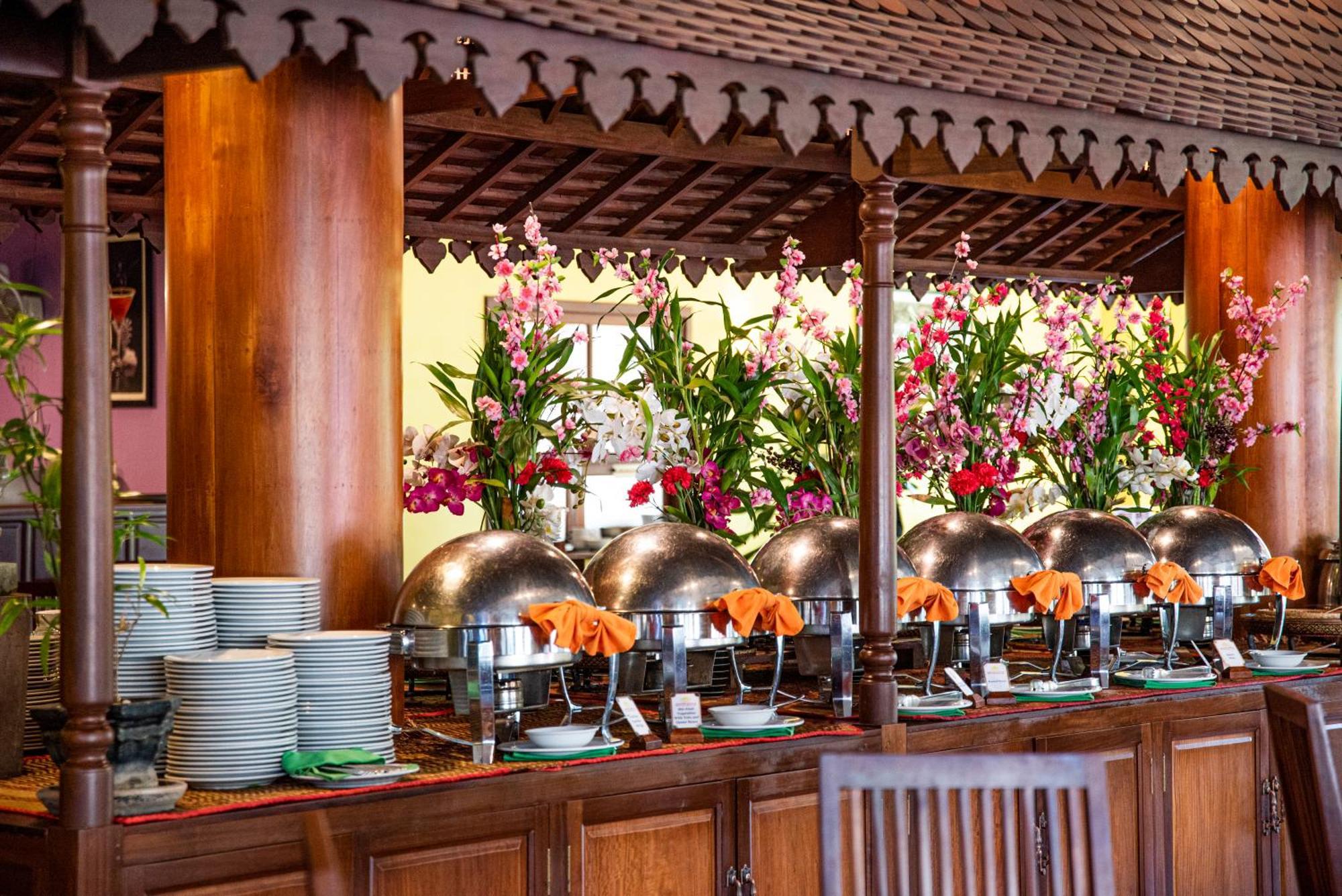 Royal Crown Hotel & Spa Siem Reap Exterior photo