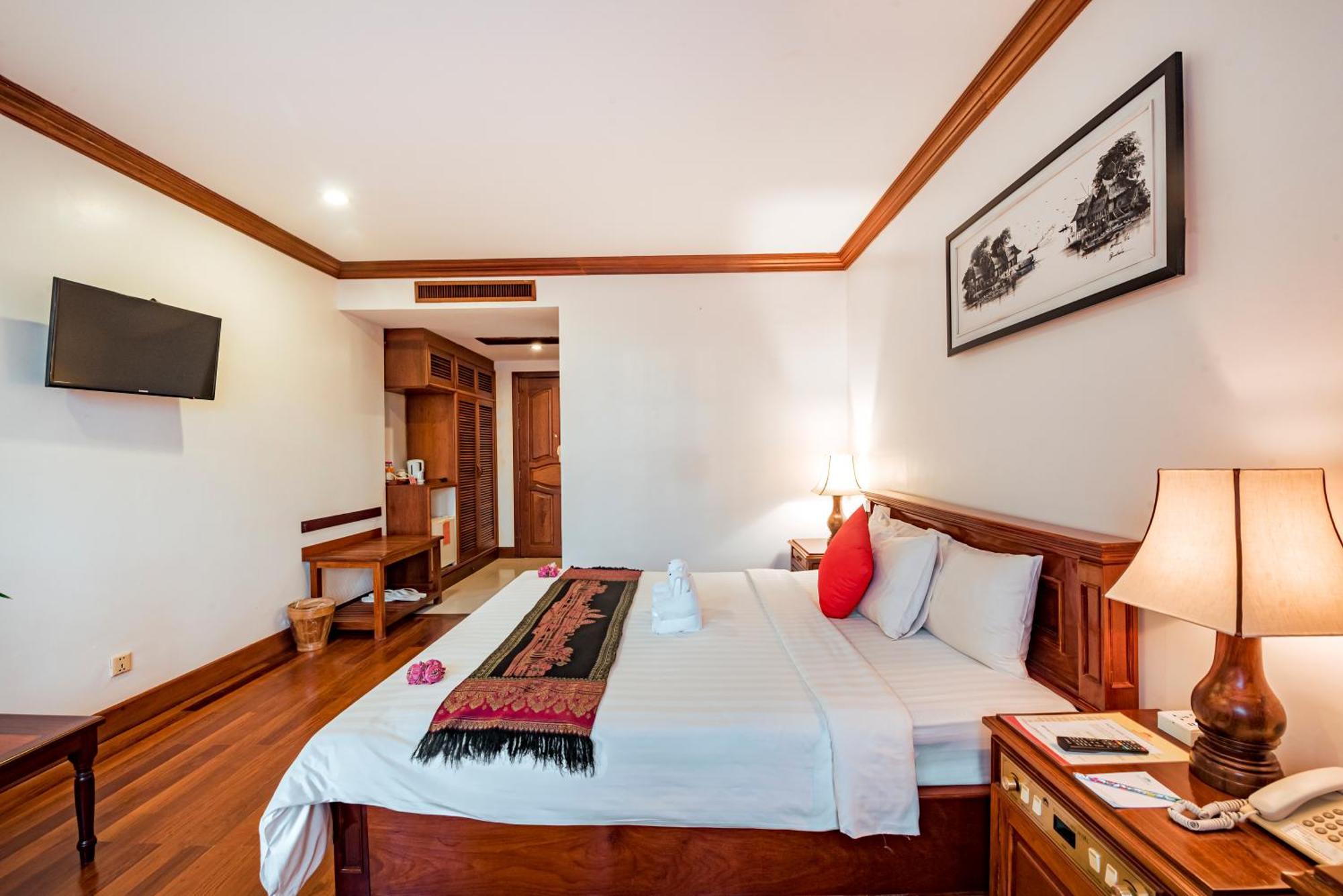 Royal Crown Hotel & Spa Siem Reap Exterior photo