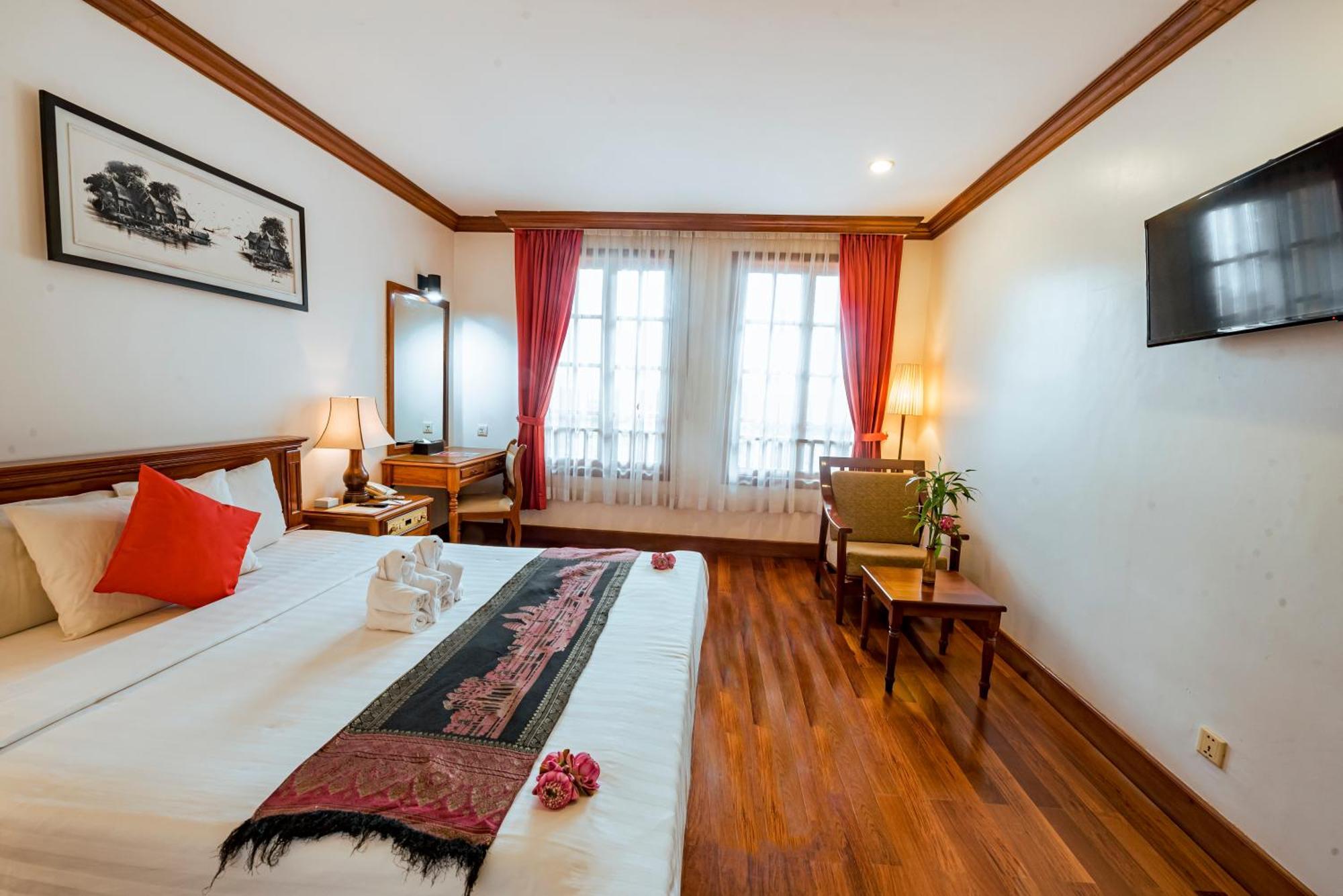 Royal Crown Hotel & Spa Siem Reap Exterior photo