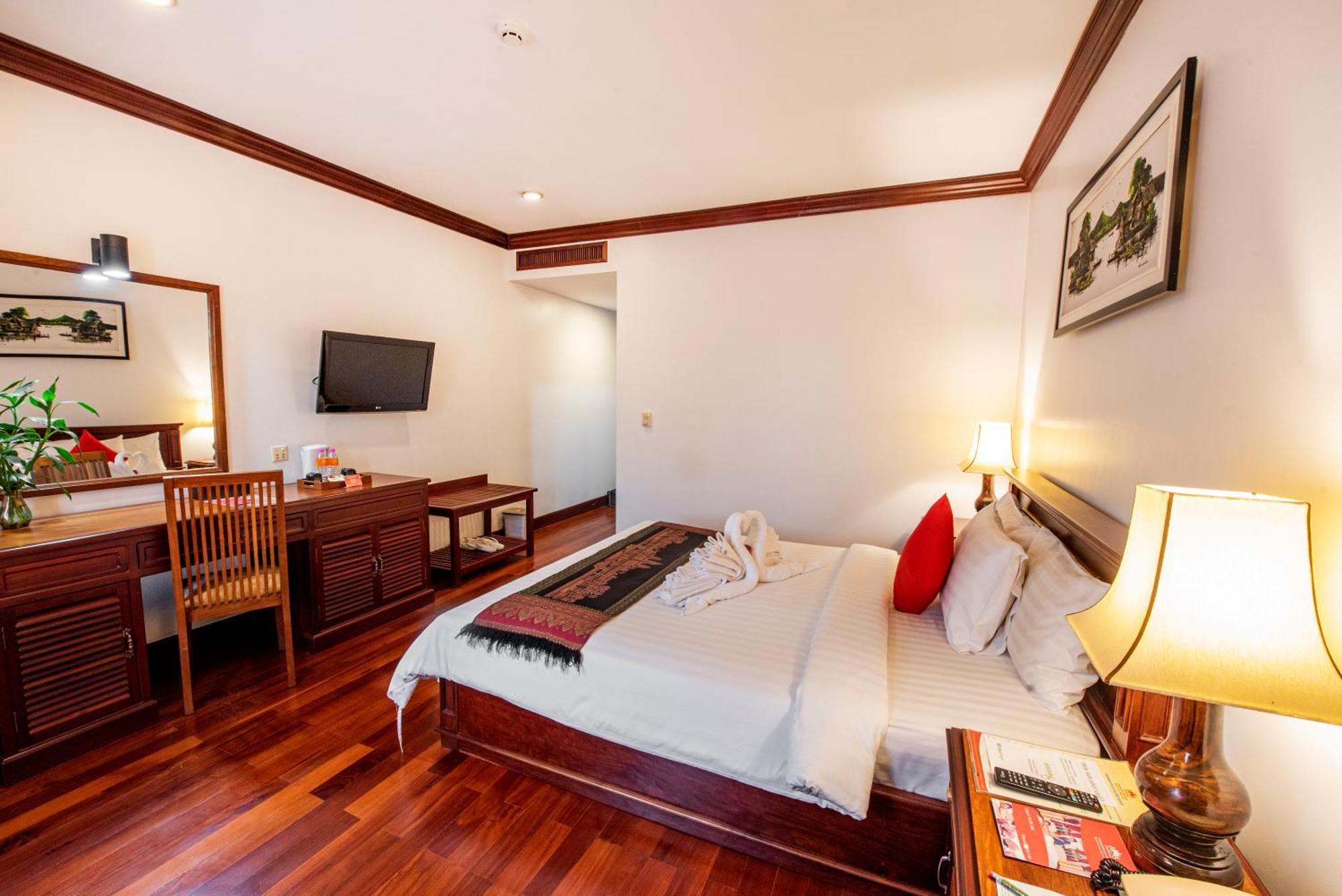 Royal Crown Hotel & Spa Siem Reap Exterior photo