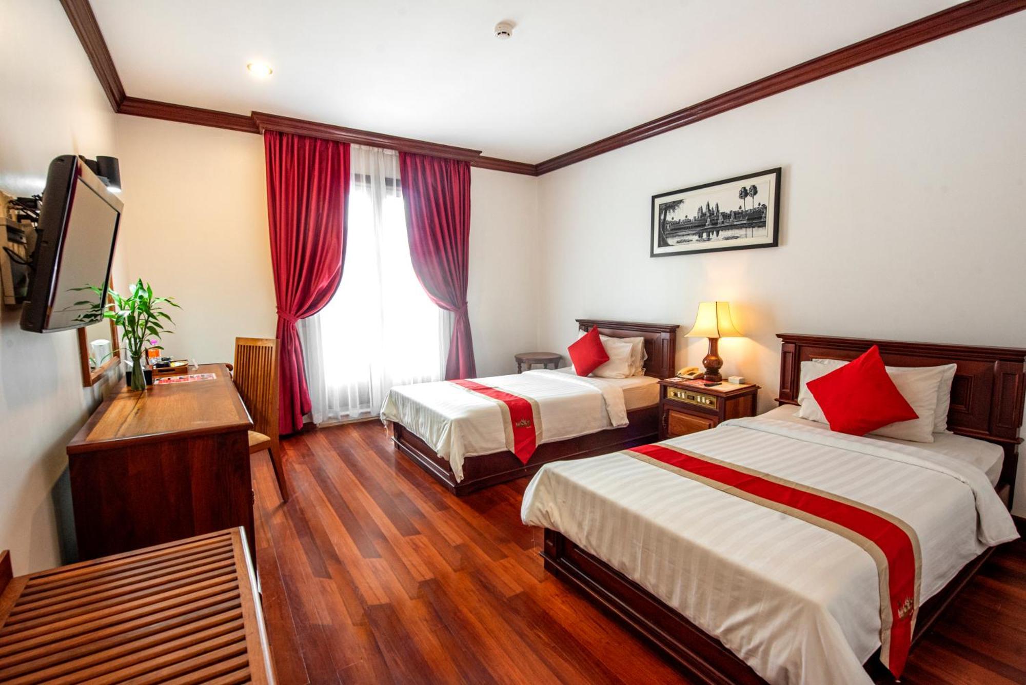 Royal Crown Hotel & Spa Siem Reap Exterior photo